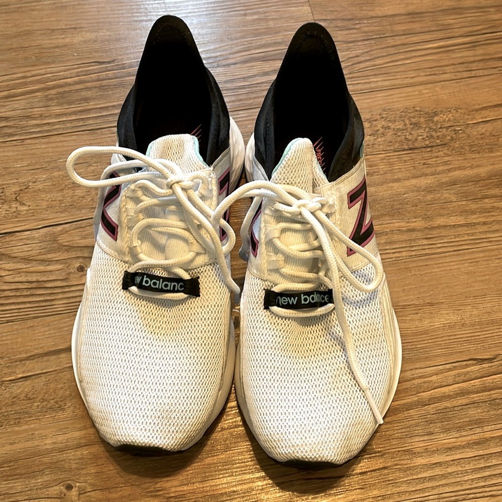 New Balance gym shoes size 8